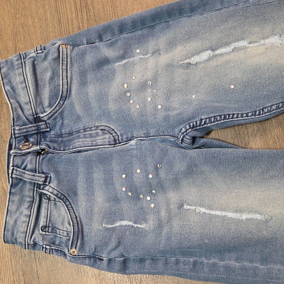 Limited Too • Lightwash Distressed Jeans - Picture 4 of 12